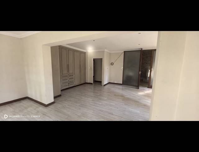 4 BEDROOM PROPERTY TO RENT IN SUNDOWNER